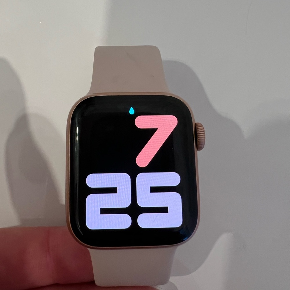 Series 5 Apple Watch 40 mm GPS